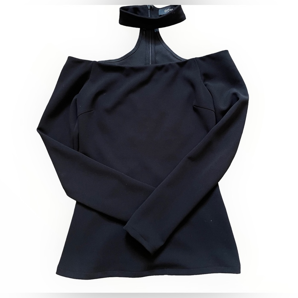 Off the shoulders top with attached neck piece